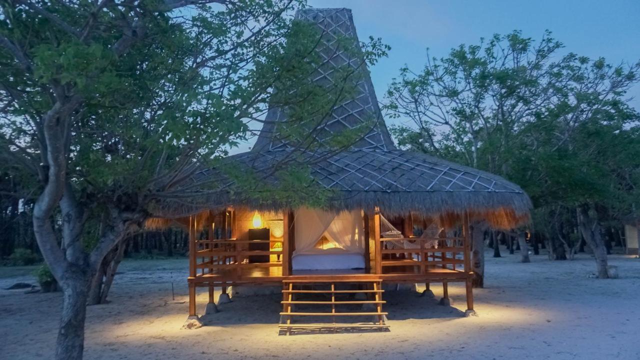 Costa Beach Resort & Club Waingapu Bagian luar foto