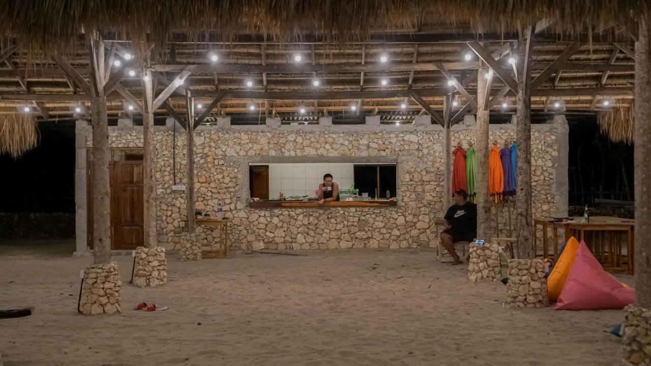 Costa Beach Resort & Club Waingapu Bagian luar foto